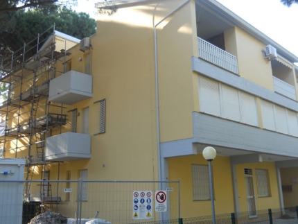 Intervento di restauro presso palazzina residenziale - Lido degli Estensi